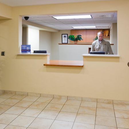 Candlewood Suites Milwaukee Brown Deer, An Ihg Hotel Interior foto